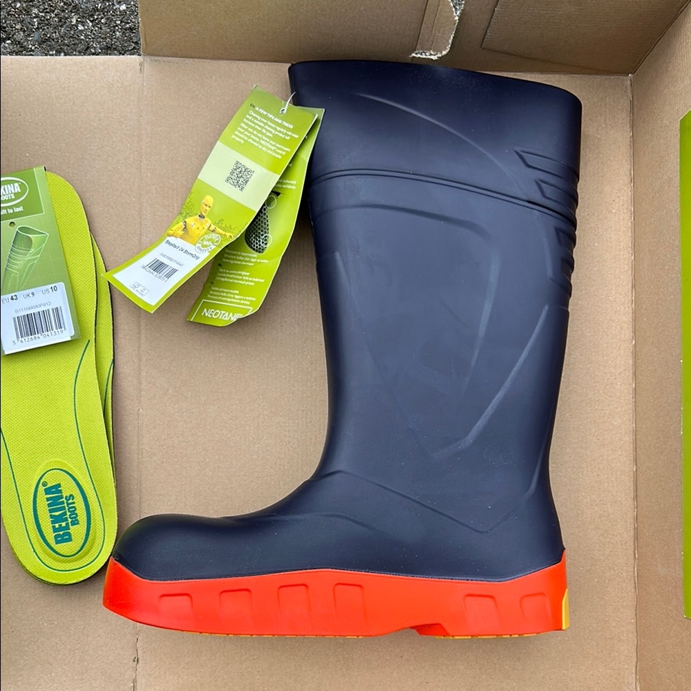 NWT Men's StepliteX Bekina Yellow Boots size 10